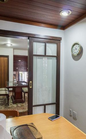 Casa à venda com 252m², 3 quartos e 2 vagas Casa à venda com 252m², 3 quartos e 2 vagasCozinha
