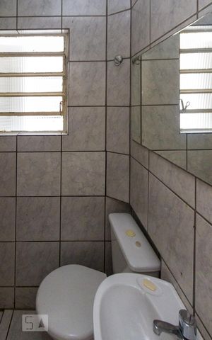 Casa à venda com 70m², 1 quarto e 1 vaga Casa à venda com 70m², 1 quarto e 1 vagaBanheiro