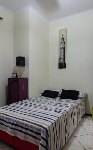 Casa à venda com 378m², 6 quartos e 4 vagas Casa à venda com 378m², 6 quartos e 4 vagasQuarto 2
