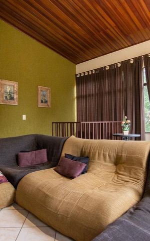 Casa à venda com 378m², 6 quartos e 4 vagas Casa à venda com 378m², 6 quartos e 4 vagasSala 3
