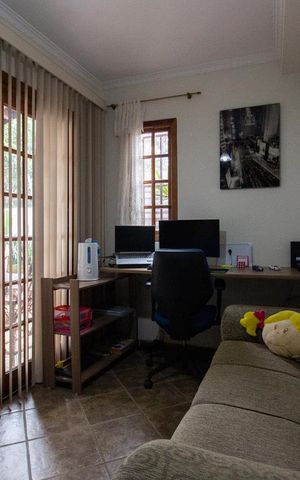 Casa à venda com 378m², 6 quartos e 4 vagas Casa à venda com 378m², 6 quartos e 4 vagasSala 2