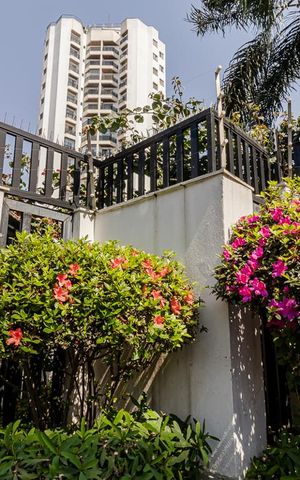 Apartamento à venda com 160m², 3 quartos e 3 vagas Apartamento à venda com 160m², 3 quartos e 3 vagasFachada