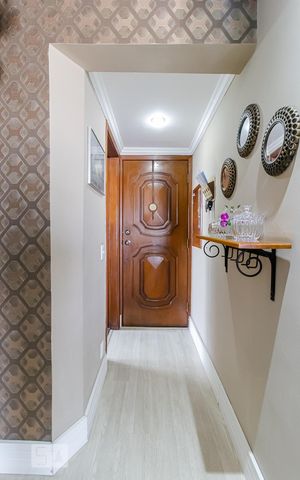 Apartamento à venda com 160m², 3 quartos e 3 vagas Apartamento à venda com 160m², 3 quartos e 3 vagasEntrada