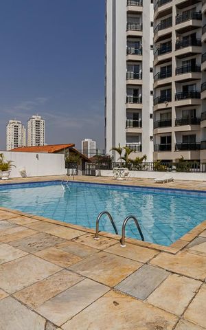 Apartamento à venda com 160m², 3 quartos e 3 vagas Apartamento à venda com 160m², 3 quartos e 3 vagasPiscina