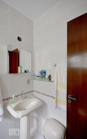Casa à venda com 200m², 4 quartos e 4 vagas Casa à venda com 200m², 4 quartos e 4 vagasSuite Quarto 1