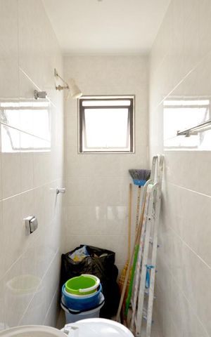 Casa à venda com 200m², 4 quartos e 4 vagas Casa à venda com 200m², 4 quartos e 4 vagasBanheiro de Serviço