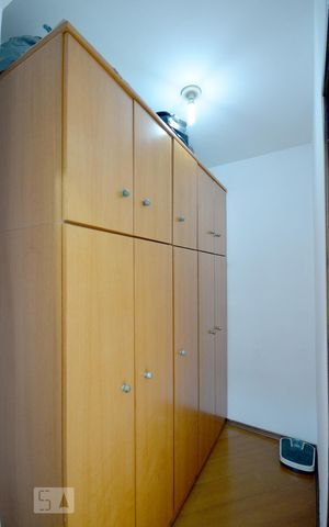 Casa à venda com 200m², 4 quartos e 4 vagas Casa à venda com 200m², 4 quartos e 4 vagasCloset Quarto 1