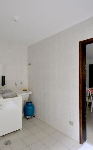 Casa à venda com 200m², 4 quartos e 4 vagas Casa à venda com 200m², 4 quartos e 4 vagasArea de Serviço