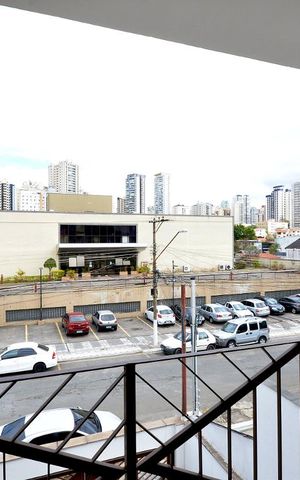 Casa à venda com 200m², 4 quartos e 4 vagas Casa à venda com 200m², 4 quartos e 4 vagasVaranda Quarto 1