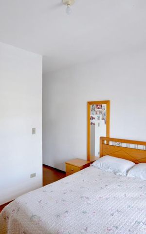 Casa à venda com 200m², 4 quartos e 4 vagas Casa à venda com 200m², 4 quartos e 4 vagasQuarto 1