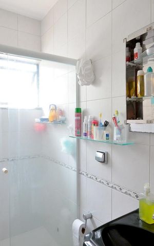Casa à venda com 200m², 4 quartos e 4 vagas Casa à venda com 200m², 4 quartos e 4 vagasBanheiro Social