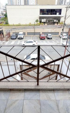 Casa à venda com 200m², 4 quartos e 4 vagas Casa à venda com 200m², 4 quartos e 4 vagasVaranda Quarto 1