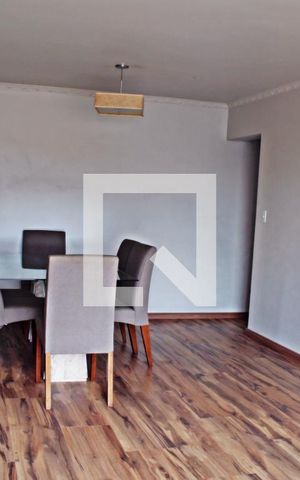 Apartamento para alugar com 72m², 2 quartos e 2 vagasSala