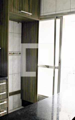 Apartamento para alugar com 72m², 2 quartos e 2 vagasCozinha