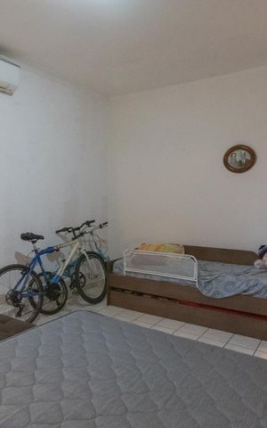 Casa à venda com 200m², 2 quartos e 2 vagas Casa à venda com 200m², 2 quartos e 2 vagasSuíte