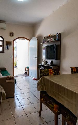 Casa à venda com 200m², 2 quartos e 2 vagas Casa à venda com 200m², 2 quartos e 2 vagasSala