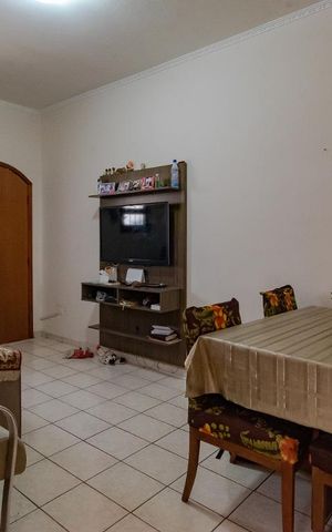 Casa à venda com 200m², 2 quartos e 2 vagas Casa à venda com 200m², 2 quartos e 2 vagasSala