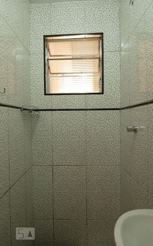 Casa à venda com 270m², 5 quartos e 2 vagas Casa à venda com 270m², 5 quartos e 2 vagasBanheiro