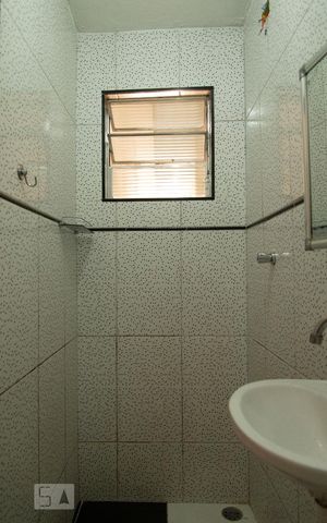 Casa à venda com 270m², 5 quartos e 2 vagas Casa à venda com 270m², 5 quartos e 2 vagasBanheiro