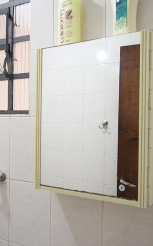 Casa à venda com 220m², 3 quartos e 5 vagasBanheiro de Serviço