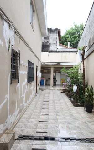 Casa à venda com 220m², 3 quartos e 5 vagasQuintal