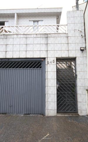 Casa à venda com 220m², 3 quartos e 5 vagasFachada
