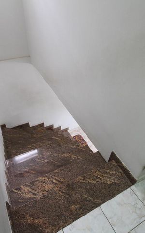 Casa à venda com 220m², 3 quartos e 5 vagasEscada