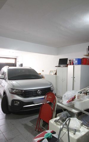 Casa à venda com 220m², 3 quartos e 5 vagasGaragem
