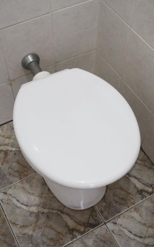Casa à venda com 220m², 3 quartos e 5 vagasBanheiro de Serviço