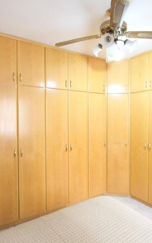 Casa à venda com 220m², 3 quartos e 5 vagasSuíte 