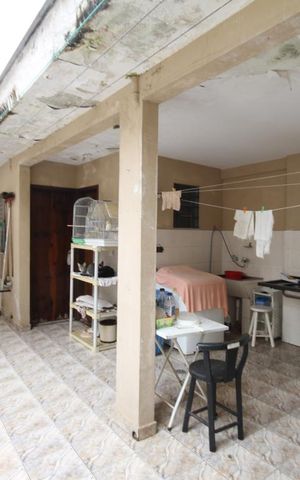 Casa à venda com 220m², 3 quartos e 5 vagasÁrea de Serviço