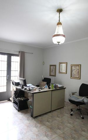 Casa à venda com 220m², 3 quartos e 5 vagasSala