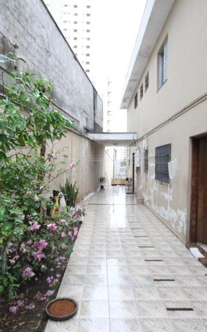 Casa à venda com 220m², 3 quartos e 5 vagasQuintal