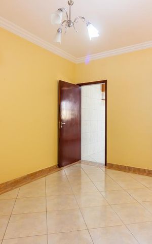 Casa à venda com 120m², 3 quartos e 2 vagas Casa à venda com 120m², 3 quartos e 2 vagasSala