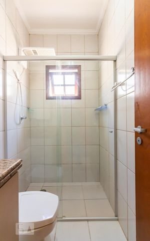 Casa à venda com 120m², 3 quartos e 2 vagas Casa à venda com 120m², 3 quartos e 2 vagasBanheiro