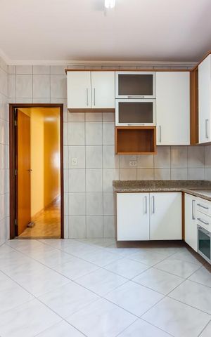 Casa à venda com 120m², 3 quartos e 2 vagas Casa à venda com 120m², 3 quartos e 2 vagasCozinha