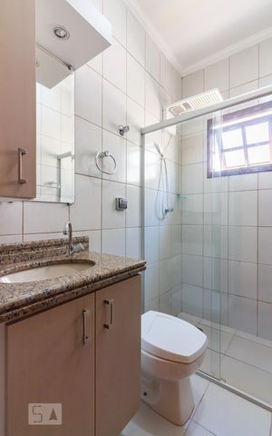 Casa à venda com 120m², 3 quartos e 2 vagas Casa à venda com 120m², 3 quartos e 2 vagasBanheiro