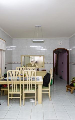 Casa à venda com 159m², 3 quartos e 4 vagas Casa à venda com 159m², 3 quartos e 4 vagasCozinha
