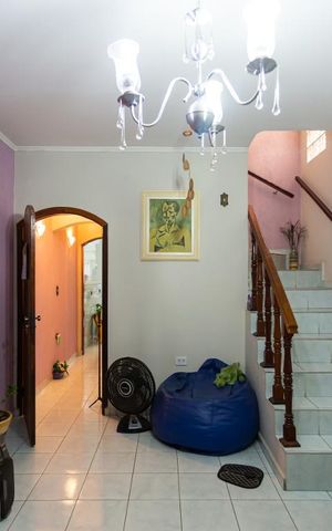 Casa à venda com 159m², 3 quartos e 4 vagas Casa à venda com 159m², 3 quartos e 4 vagasSala