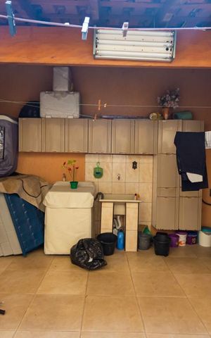 Casa à venda com 159m², 3 quartos e 4 vagas Casa à venda com 159m², 3 quartos e 4 vagasQuintal