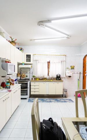 Casa à venda com 159m², 3 quartos e 4 vagas Casa à venda com 159m², 3 quartos e 4 vagasCozinha