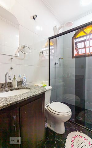 Casa à venda com 250m², 3 quartos e 4 vagas Casa à venda com 250m², 3 quartos e 4 vagasBanheiro