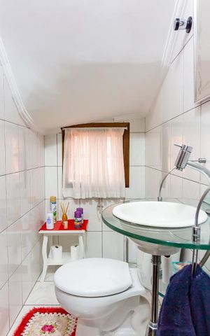 Casa à venda com 250m², 3 quartos e 4 vagas Casa à venda com 250m², 3 quartos e 4 vagasLavabo