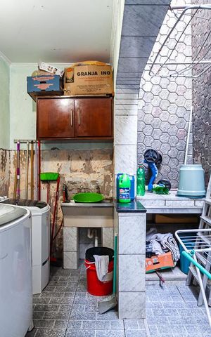 Casa à venda com 280m², 3 quartos e 3 vagas Casa à venda com 280m², 3 quartos e 3 vagasÁrea de Serviço