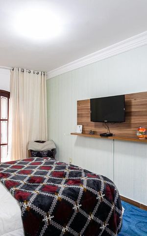 Casa à venda com 280m², 3 quartos e 3 vagas Casa à venda com 280m², 3 quartos e 3 vagasSuíte