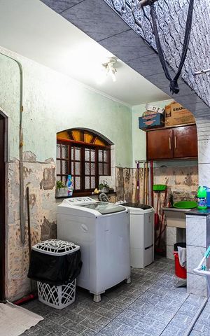 Casa à venda com 280m², 3 quartos e 3 vagas Casa à venda com 280m², 3 quartos e 3 vagasÁrea de Serviço