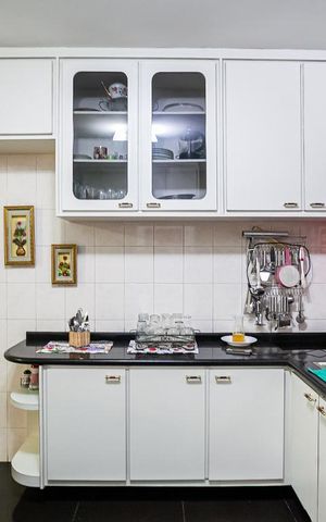 Casa à venda com 280m², 3 quartos e 3 vagas Casa à venda com 280m², 3 quartos e 3 vagasCozinha - Armários