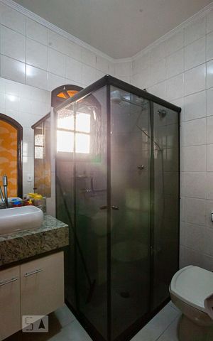 Casa à venda com 280m², 3 quartos e 3 vagas Casa à venda com 280m², 3 quartos e 3 vagasBanheiro