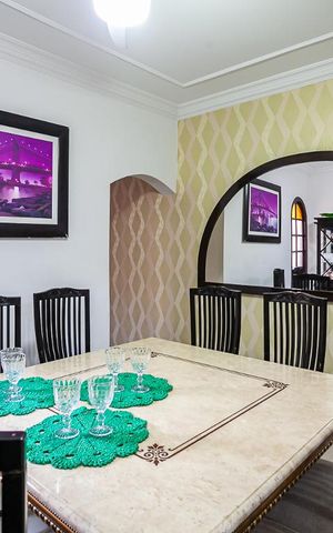 Casa à venda com 280m², 3 quartos e 3 vagas Casa à venda com 280m², 3 quartos e 3 vagasCopa