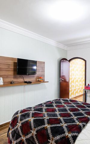 Casa à venda com 280m², 3 quartos e 3 vagas Casa à venda com 280m², 3 quartos e 3 vagasSuíte